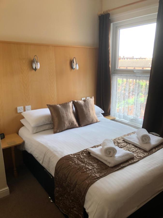 Spindrift Guest House - Adults Only เกรทยาร์มัธ ภายนอก รูปภาพ