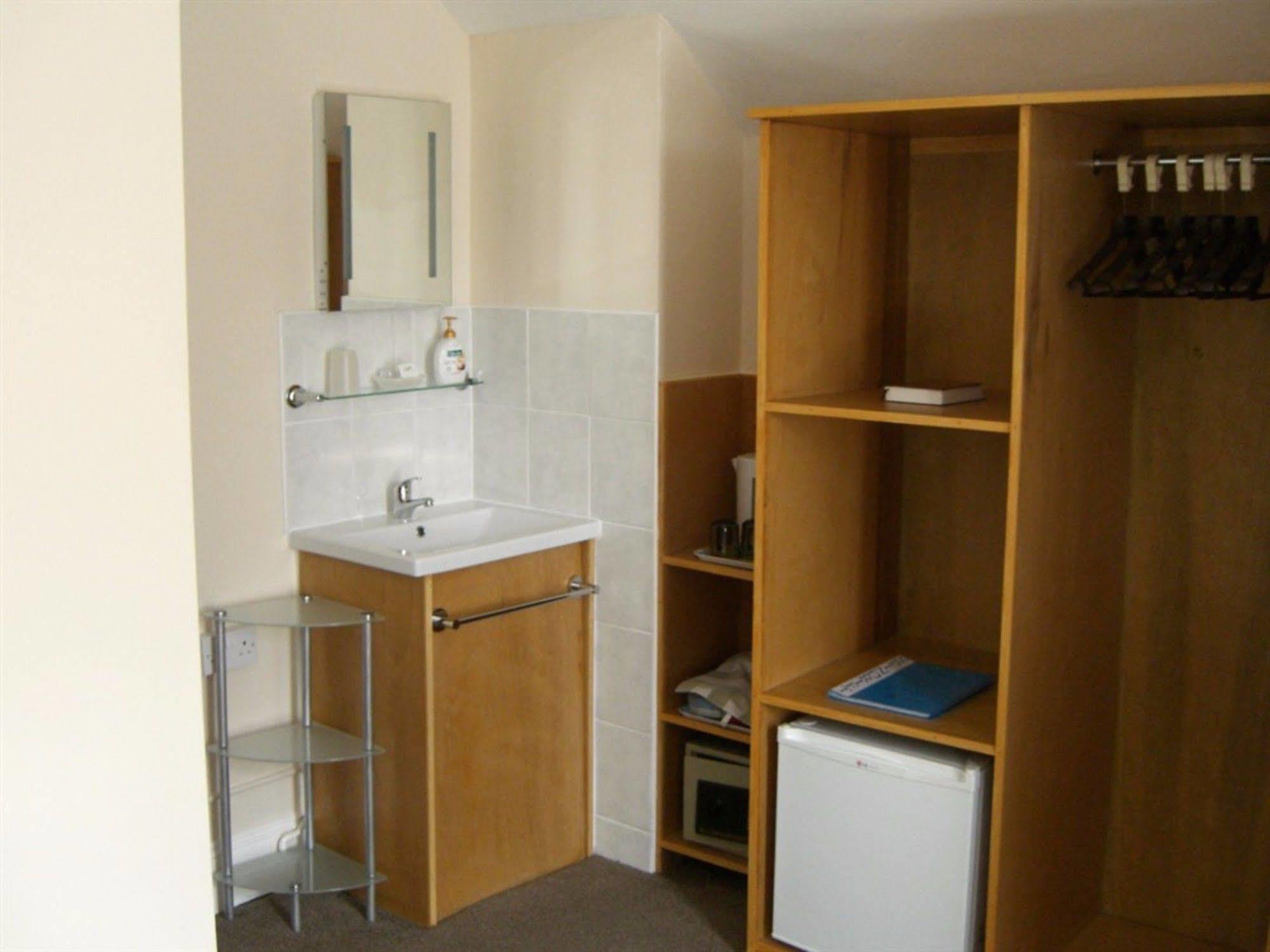 Spindrift Guest House - Adults Only เกรทยาร์มัธ ภายนอก รูปภาพ