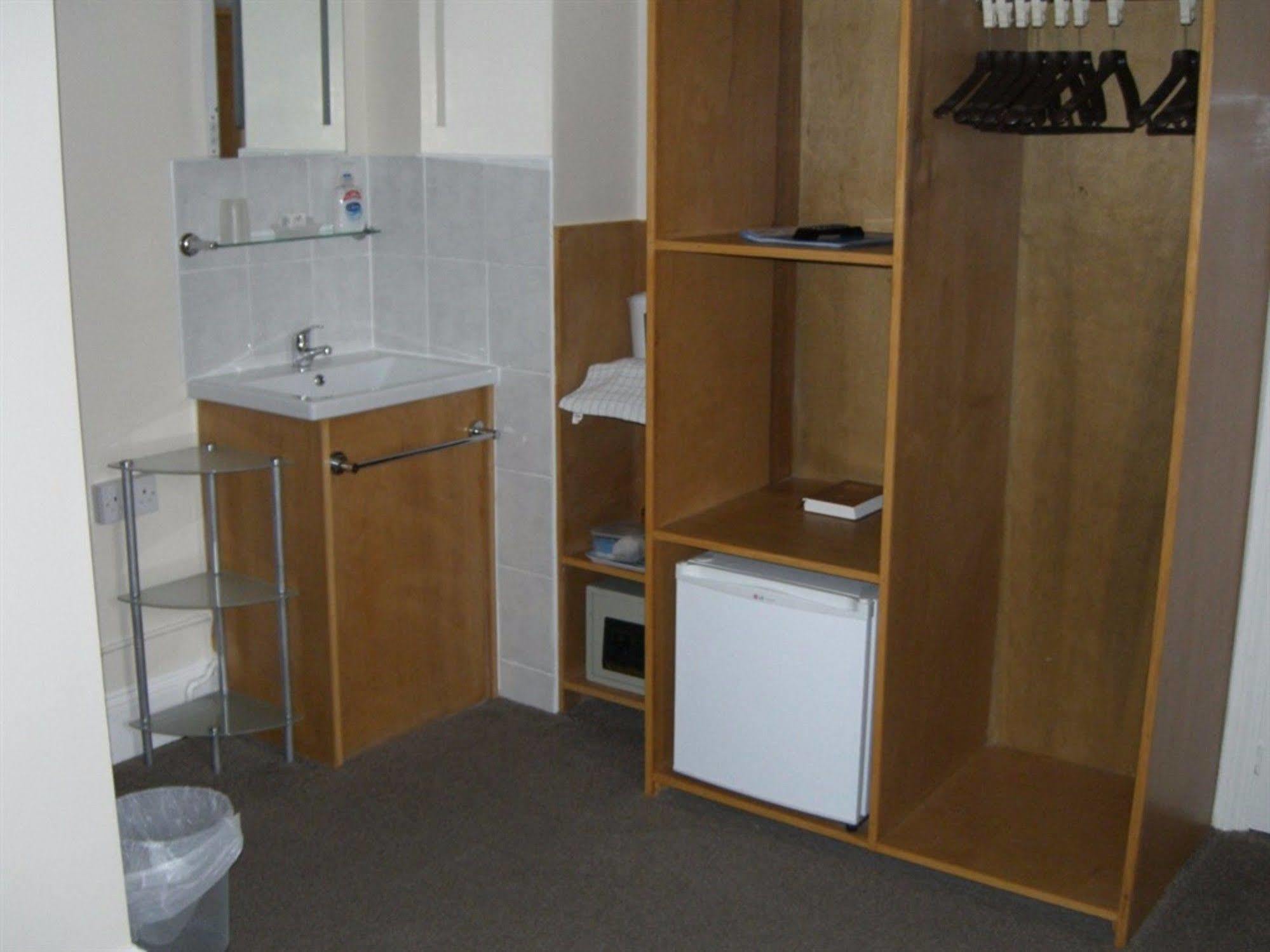 Spindrift Guest House - Adults Only เกรทยาร์มัธ ภายนอก รูปภาพ