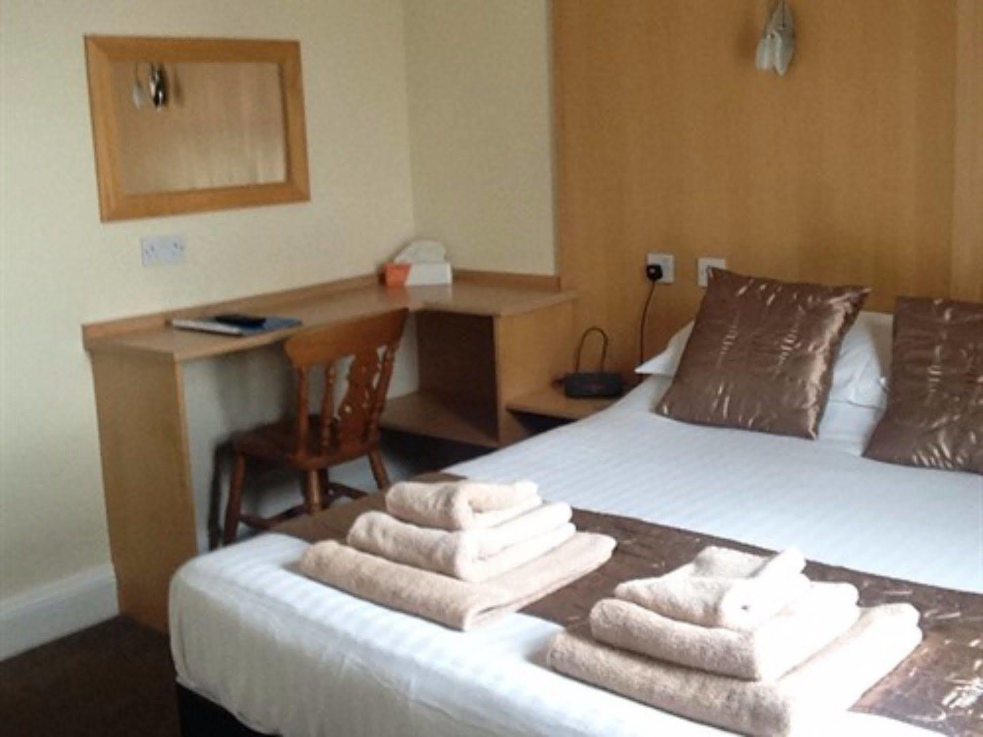Spindrift Guest House - Adults Only เกรทยาร์มัธ ภายนอก รูปภาพ