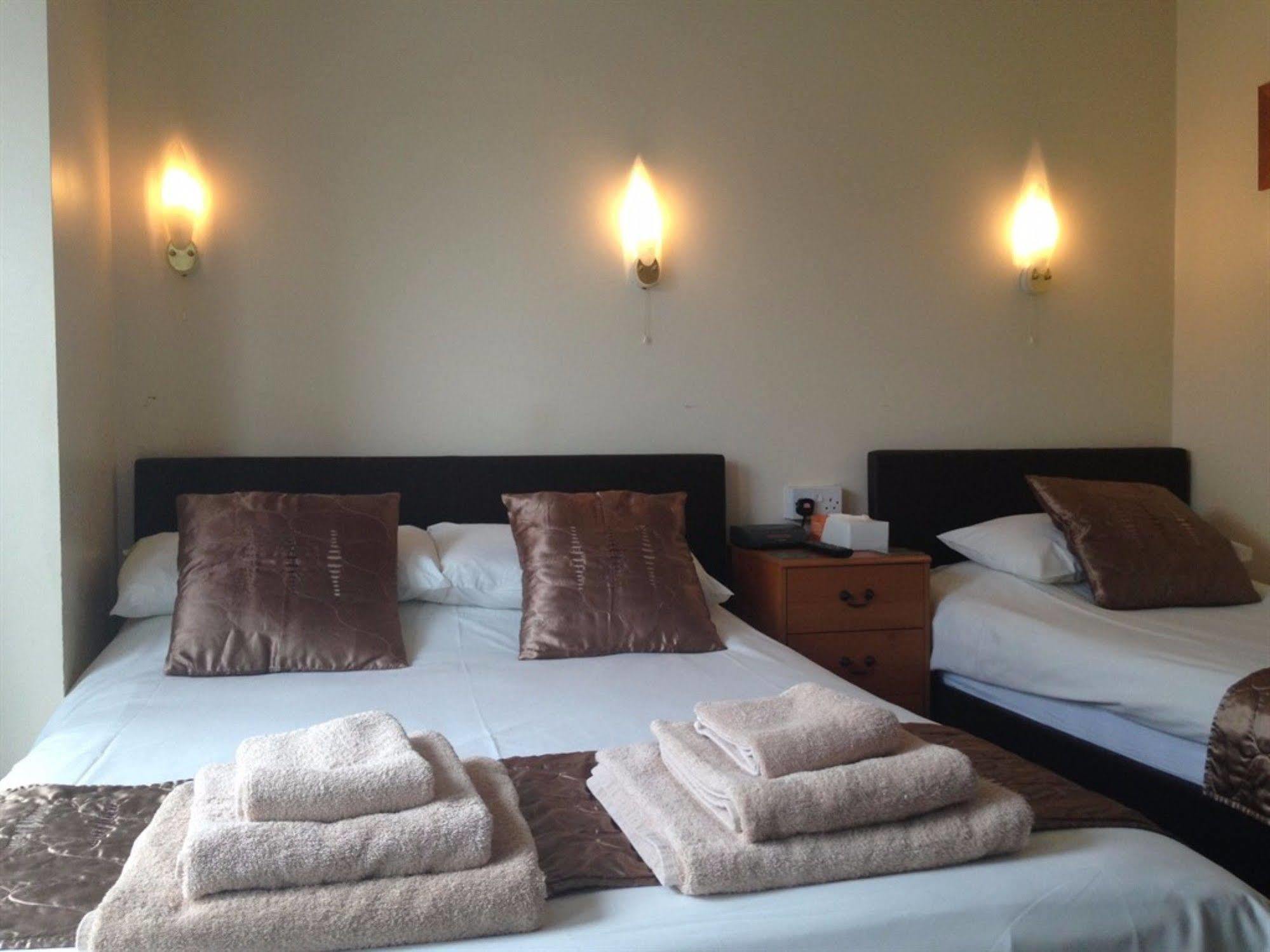 Spindrift Guest House - Adults Only เกรทยาร์มัธ ภายนอก รูปภาพ